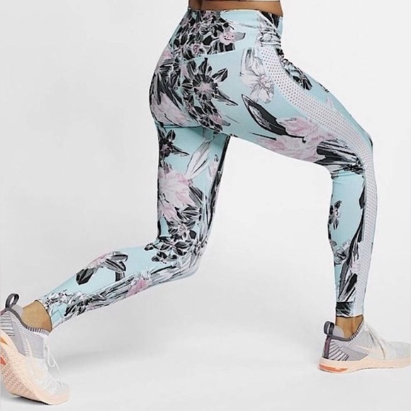 Nike Dri Fit Blue floral leggings Size M - Picture 6 of 16